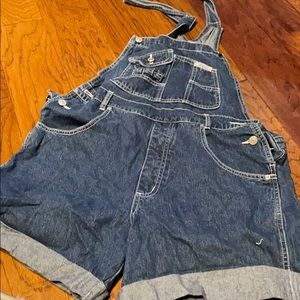 Short overalls